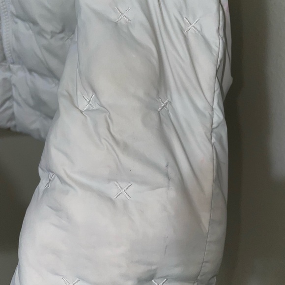 The North Face White Puffer Jacket 550 series - Picture 8 of 15